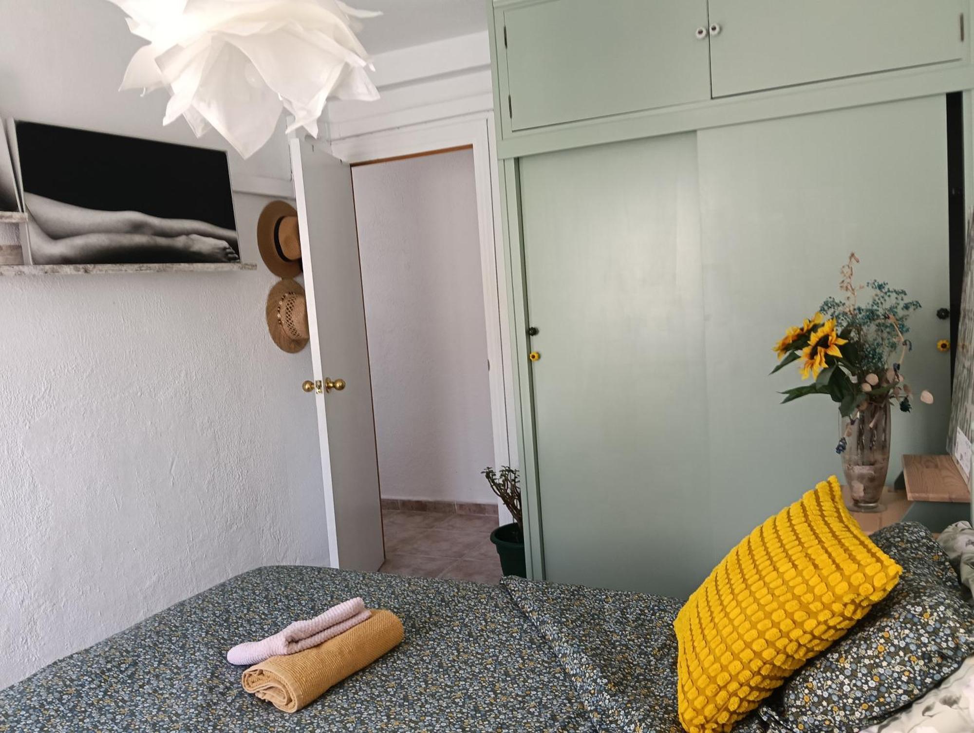 Coty'S Beach, Habitaciones En Casa Compartida Беналмадена Екстериор снимка